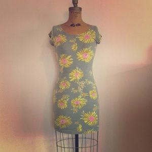 Billabong Designer’s Closet Bodycon Floral Dress